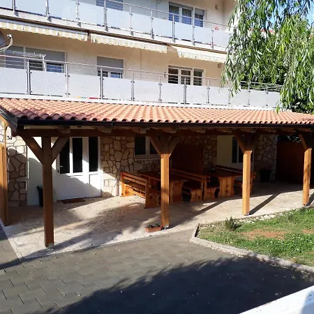 Apartman Roko *
